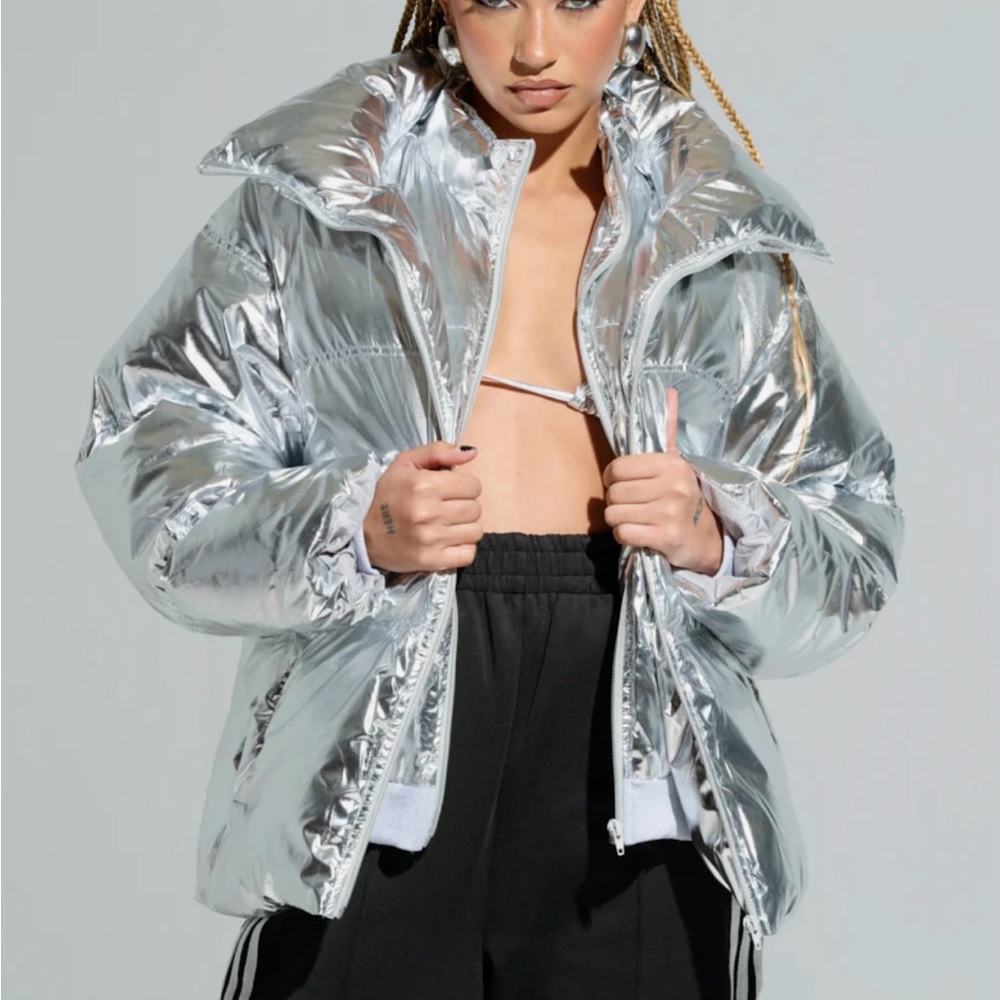 ✨AKIRA Metallic Silver Puffer Jacket✨